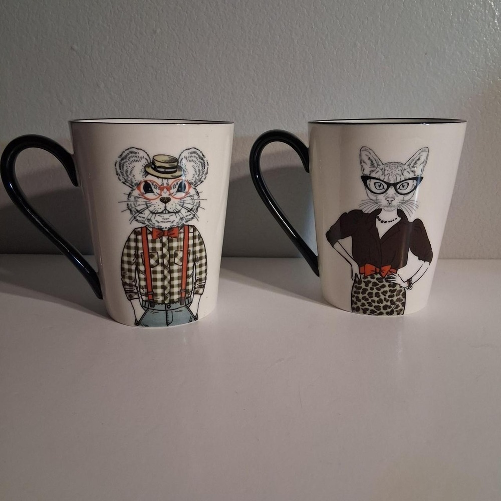 Cute cat and mouse mugs with illustrated cat
